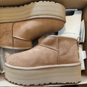 UGG Women's Chestnut Mini Platform Boots